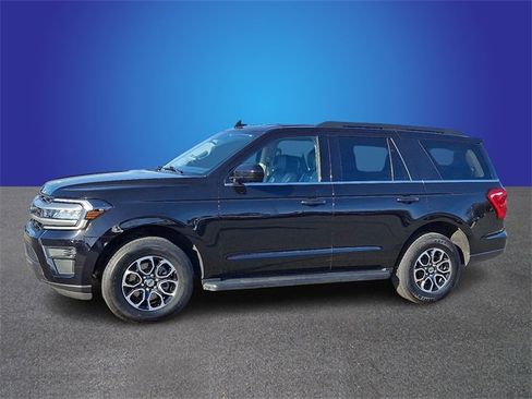 Used 2024 Ford Expedition XLT image 6