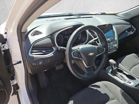 Used 2023 Chevrolet Malibu RS FWD image 16