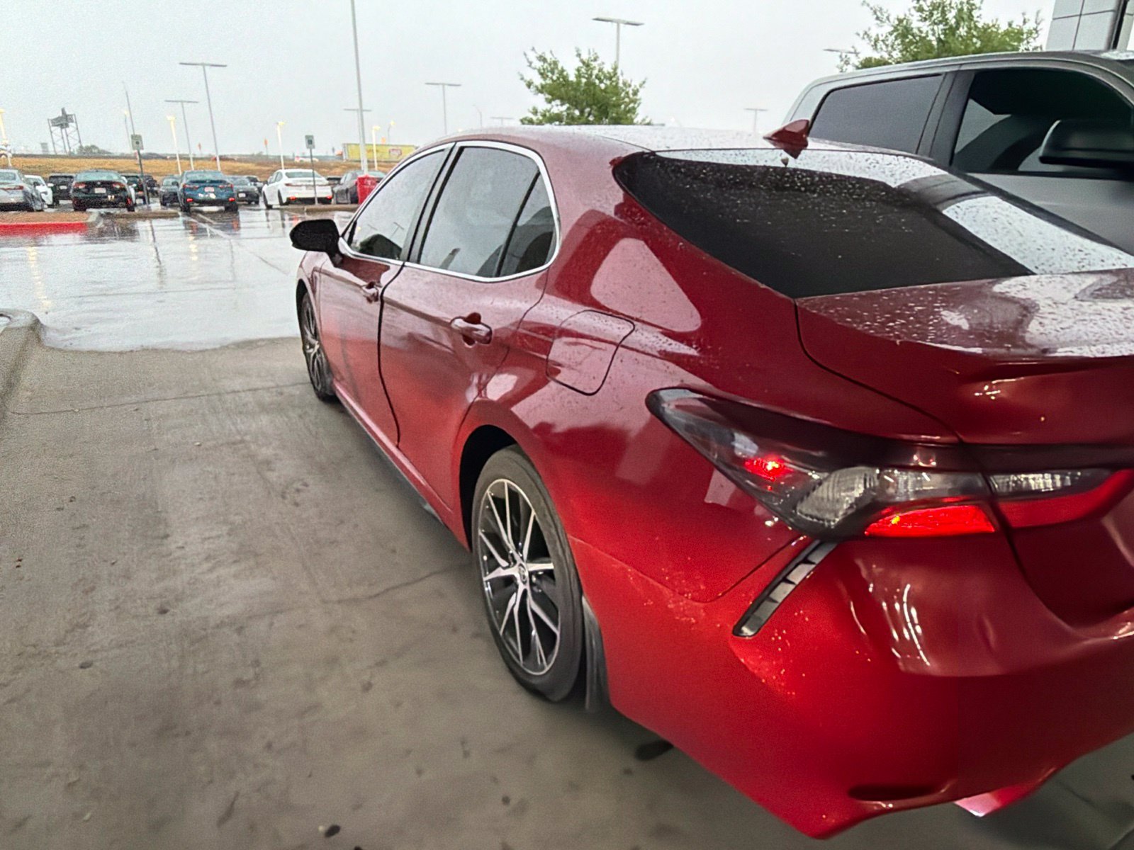 Used 2023 Toyota Camry SE w/ Convenience Package FWD image 18