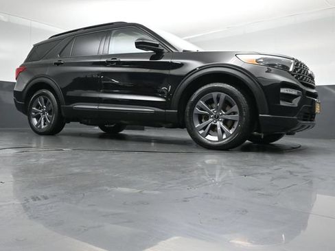 Certified 2024 Ford Explorer XLT w/ Equipment Group 202A AWD/4WD image 39
