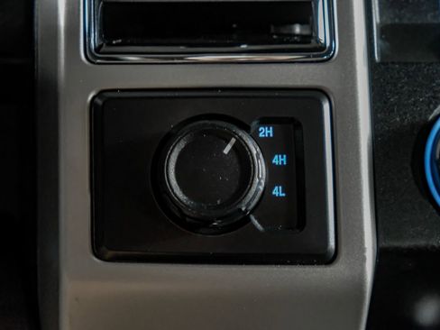 Used 2020 Ford F350 Lariat w/ Lariat Ultimate Package AWD/4WD image 24