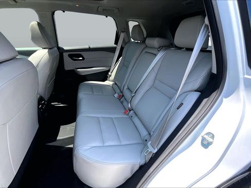 Used 2024 Nissan Rogue SL w/ SL Premium Package FWD image 21