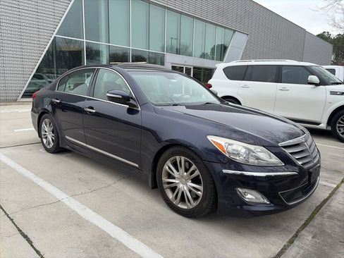 Used 2012 Hyundai Genesis 4.6 image 1