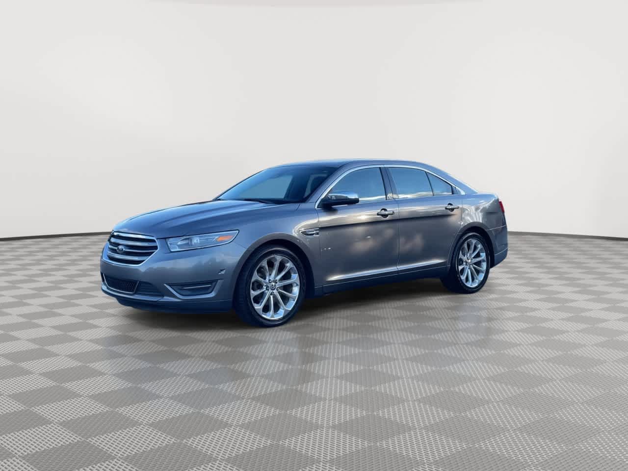 Used 2013 Ford Taurus Limited FWD image 4