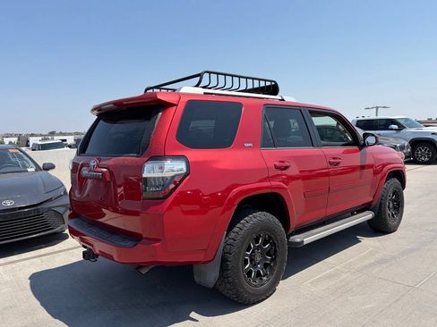Used 2016 Toyota 4Runner SR5 AWD/4WD image 2