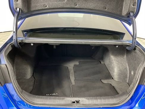 Used 2025 Nissan Altima 2.5 SV FWD image 19