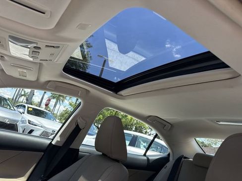 Used 2019 Lexus IS 300 RWD image 21