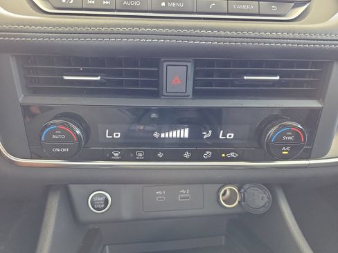 Used 2023 Nissan Rogue SV FWD image 23