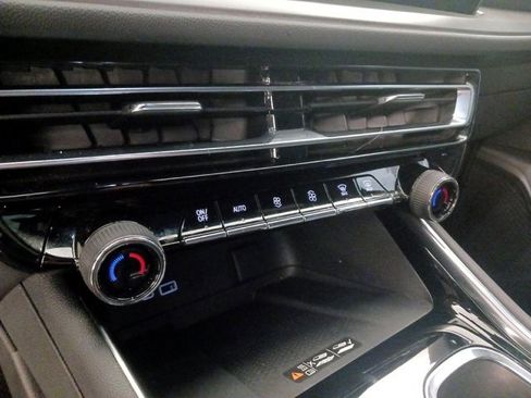 Used 2024 Chevrolet Traverse LS image 6