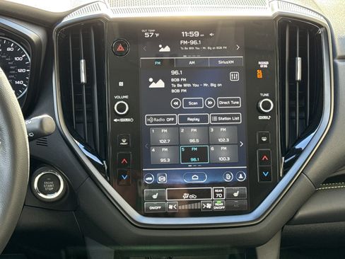 Used 2025 Subaru Ascent Onyx Edition image 13