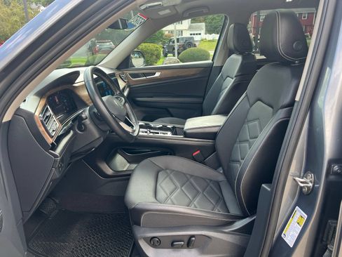 Used 2024 Volkswagen Atlas SE w/ Panoramic Sunroof Package AWD/4WD image 21