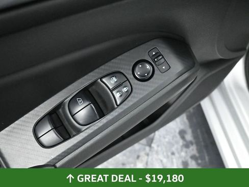 Used 2024 Nissan Altima 2.5 SV image 31