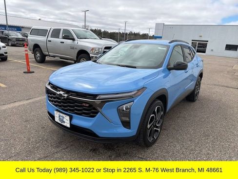 Used 2024 Chevrolet Trax RS w/ Sunroof Package image 7