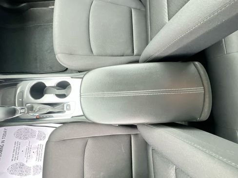Used 2023 Chevrolet Malibu LT FWD image 21