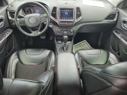 Used 2019 Jeep Cherokee Trailhawk w/ Trailer Tow Group AWD/4WD image 10