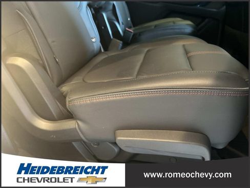 Certified 2023 Chevrolet Traverse RS FWD image 33