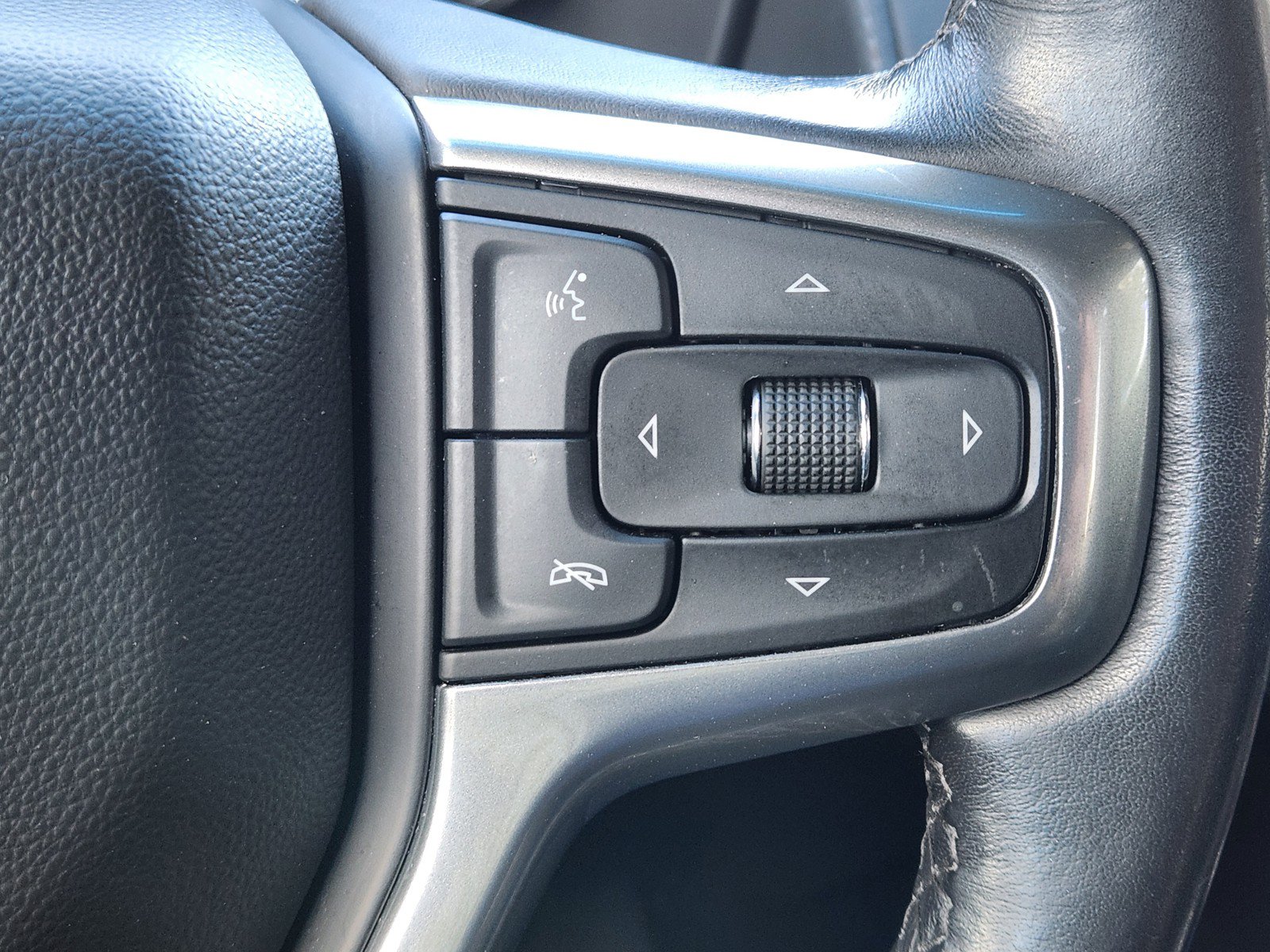 Used 2022 Chevrolet Suburban Z71 AWD/4WD image 24