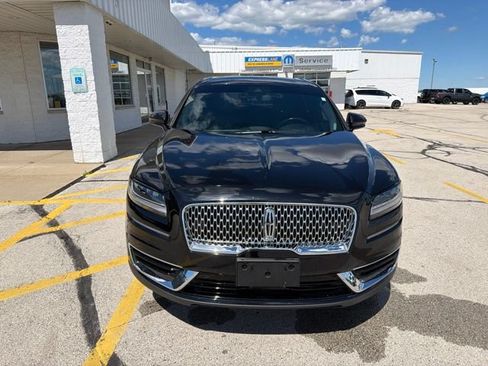 Used 2019 Lincoln Nautilus Select AWD/4WD image 2
