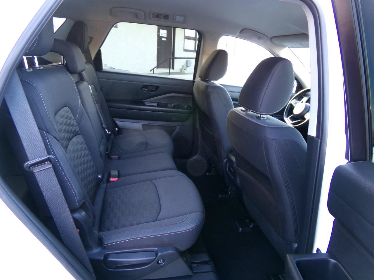 Used 2024 Nissan Pathfinder SV AWD/4WD image 44