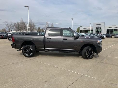 Used 2025 RAM 2500 Laramie AWD/4WD image 5