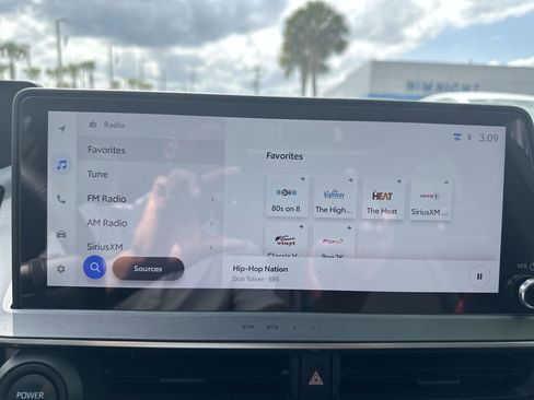Used 2025 Toyota Prius Plug-In Hybrid FWD image 27