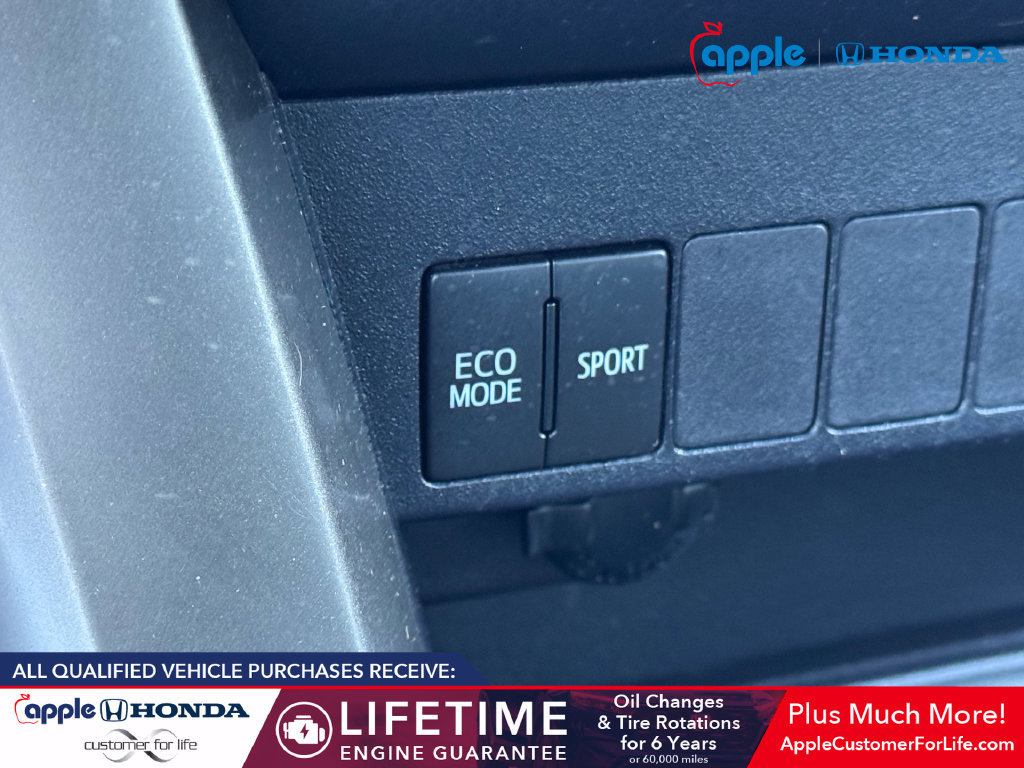 Used 2014 Toyota RAV4 XLE AWD/4WD image 25