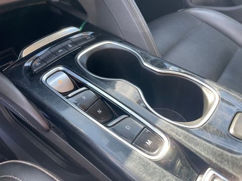 Used 2023 Buick Envision Essence image 18