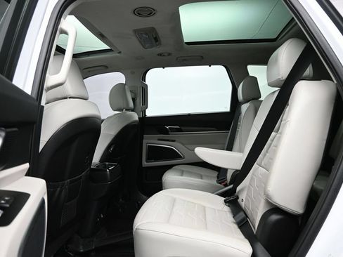 Used 2021 Kia Telluride SX w/ SX Prestige Package AWD/4WD image 26