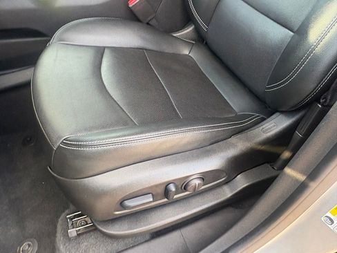 Used 2024 GMC Terrain SLT w/ Infotainment Package II AWD/4WD image 33