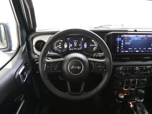 Used 2024 Jeep Wrangler Unlimited AWD/4WD image 14