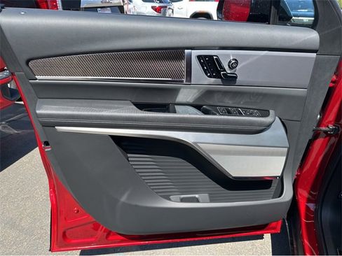 New 2026 Cadillac Vistiq Sport w/ LPO, Floor Liner Package image 6