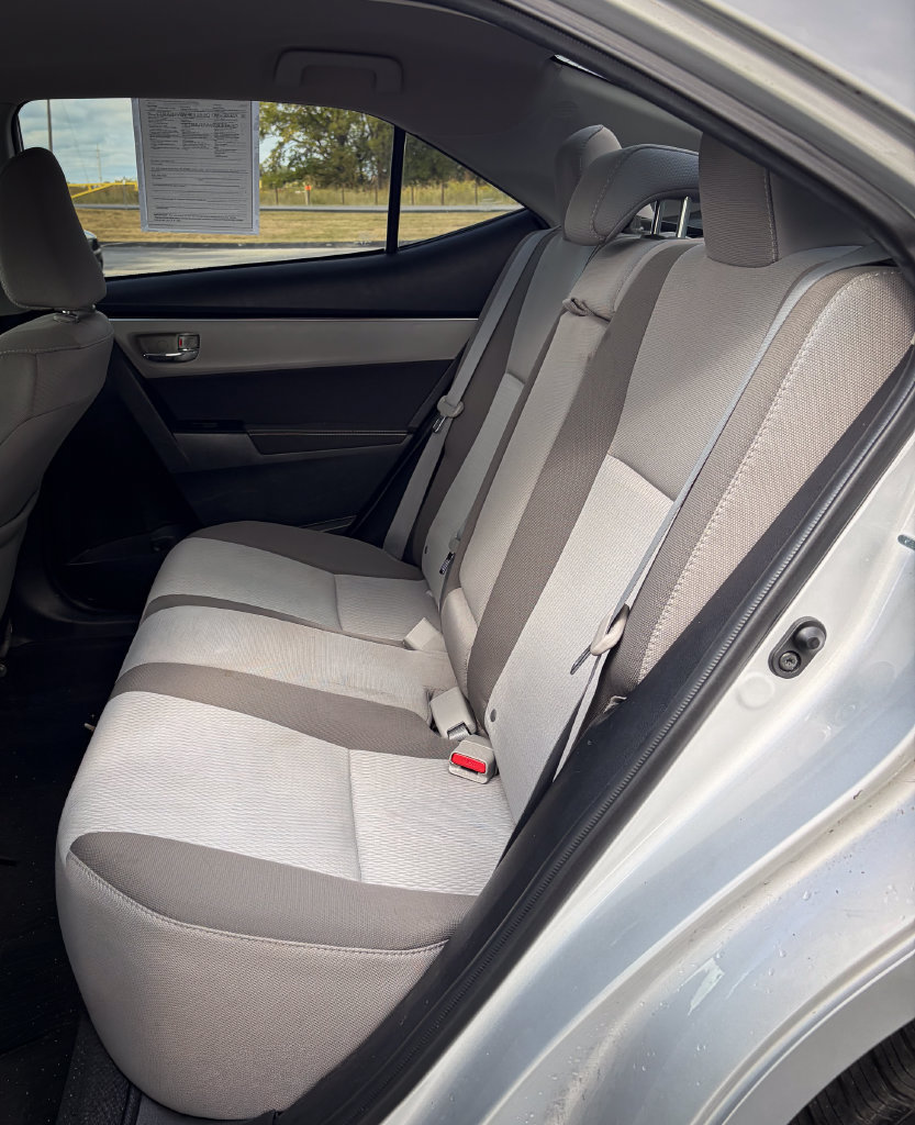 Used 2017 Toyota Corolla LE FWD image 21
