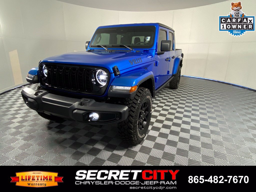 Used 2025 Jeep Gladiator Sport AWD/4WD image 3