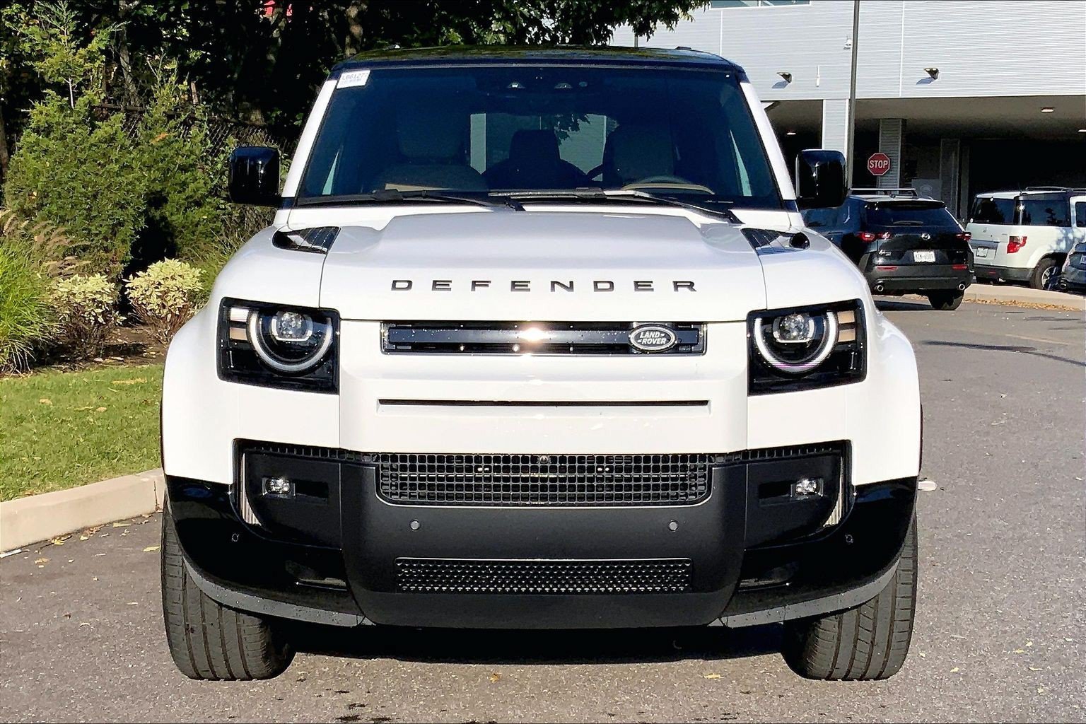 New 2026 Land Rover Defender 130 X-Dynamic SE AWD/4WD image 3