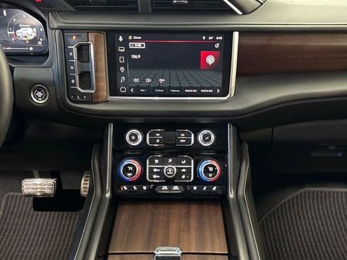 Used 2024 GMC Yukon Denali Ultimate image 24
