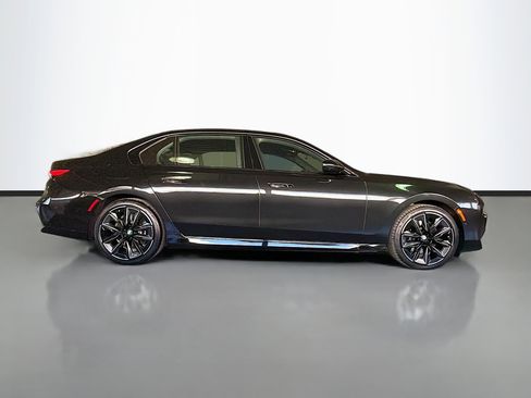 New 2026 BMW 750e xDrive image 6