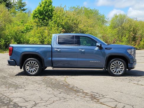 Used 2025 GMC Sierra 1500 Denali Ultimate AWD/4WD image 4