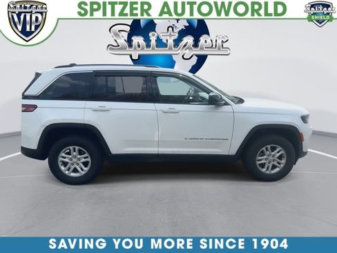 Used 2023 Jeep Grand Cherokee Laredo AWD/4WD image 10