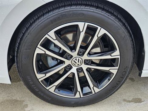 Used 2023 Volkswagen Jetta Sport image 7