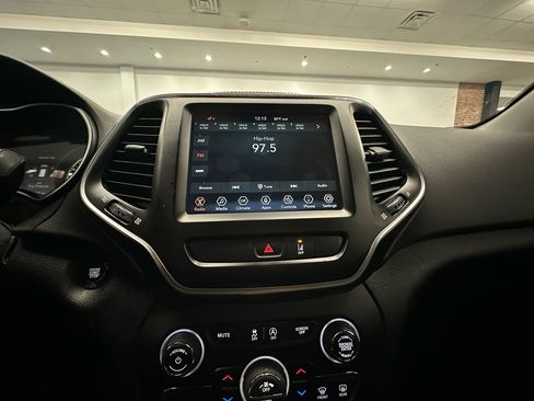 Used 2022 Jeep Cherokee Latitude Lux w/ Sun & Sound Group image 20