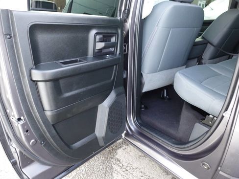 Used 2018 RAM 1500 Express w/ Express Value Package image 19