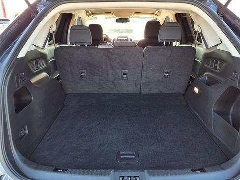 Used 2024 Ford Edge SE image 10