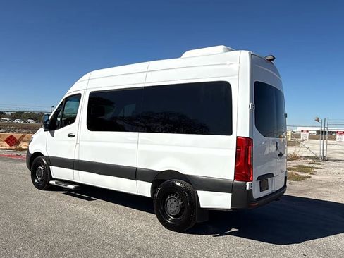 Used 2021 Mercedes-Benz Sprinter 2500 image 3