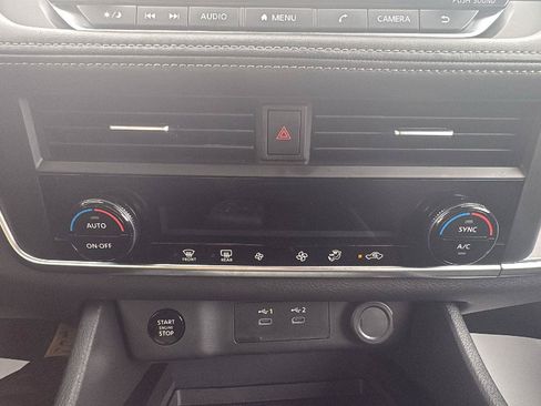 Used 2025 Nissan Rogue SV AWD/4WD image 24