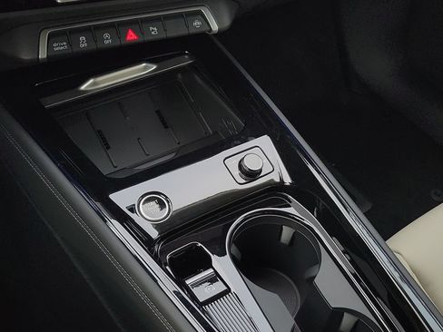 New 2026 Audi Q3 quattro 2.0T AWD/4WD image 14