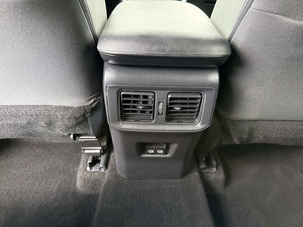 Used 2024 Toyota RAV4 XLE FWD image 19