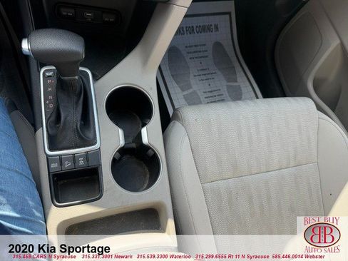 Used 2020 Kia Sportage LX AWD/4WD image 16