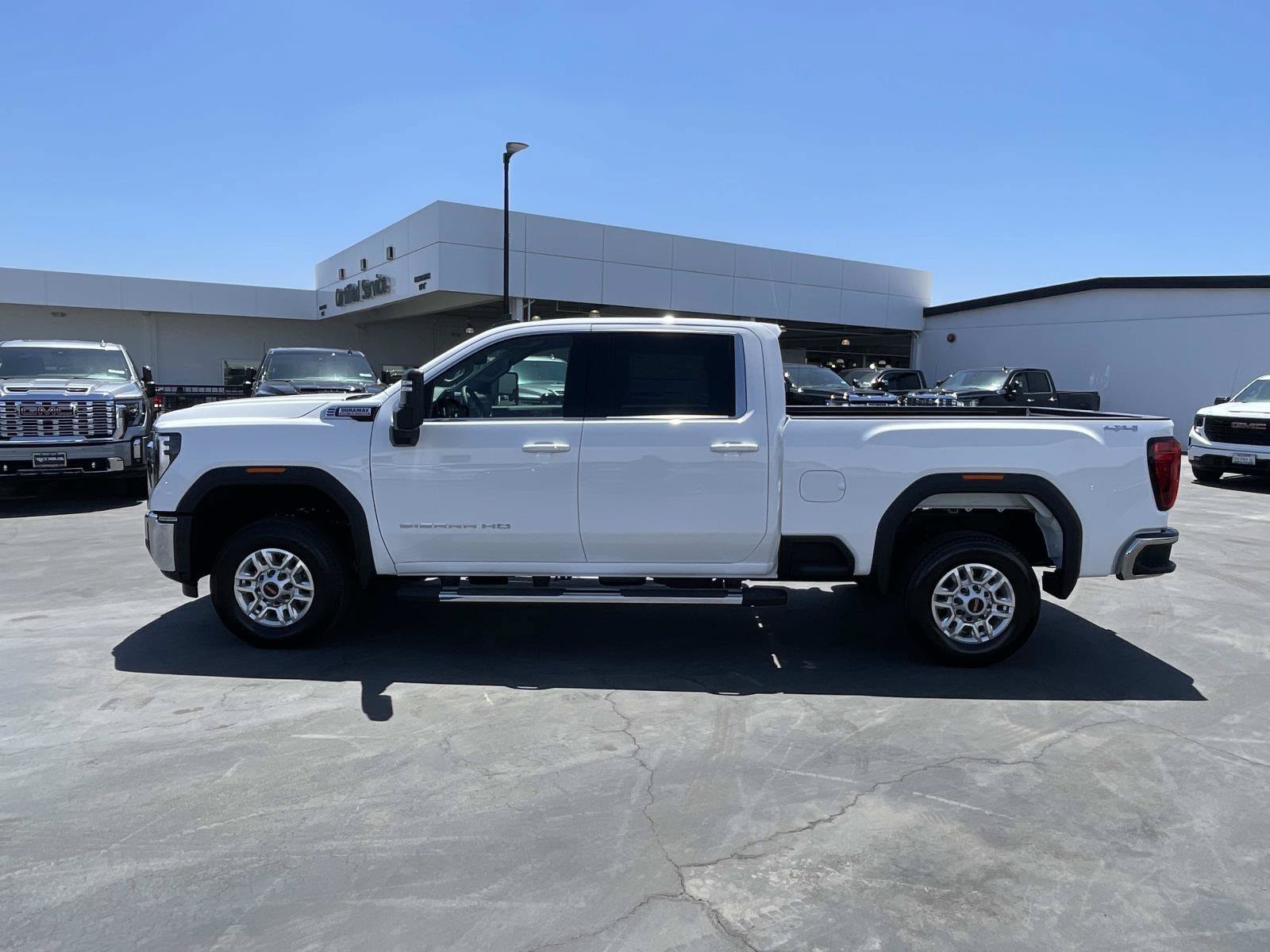 New 2026 GMC Sierra 2500 SLE w/ Preferred Package AWD/4WD image 8