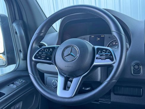 Used 2023 Mercedes-Benz Sprinter 2500 w/ Parking Package image 19