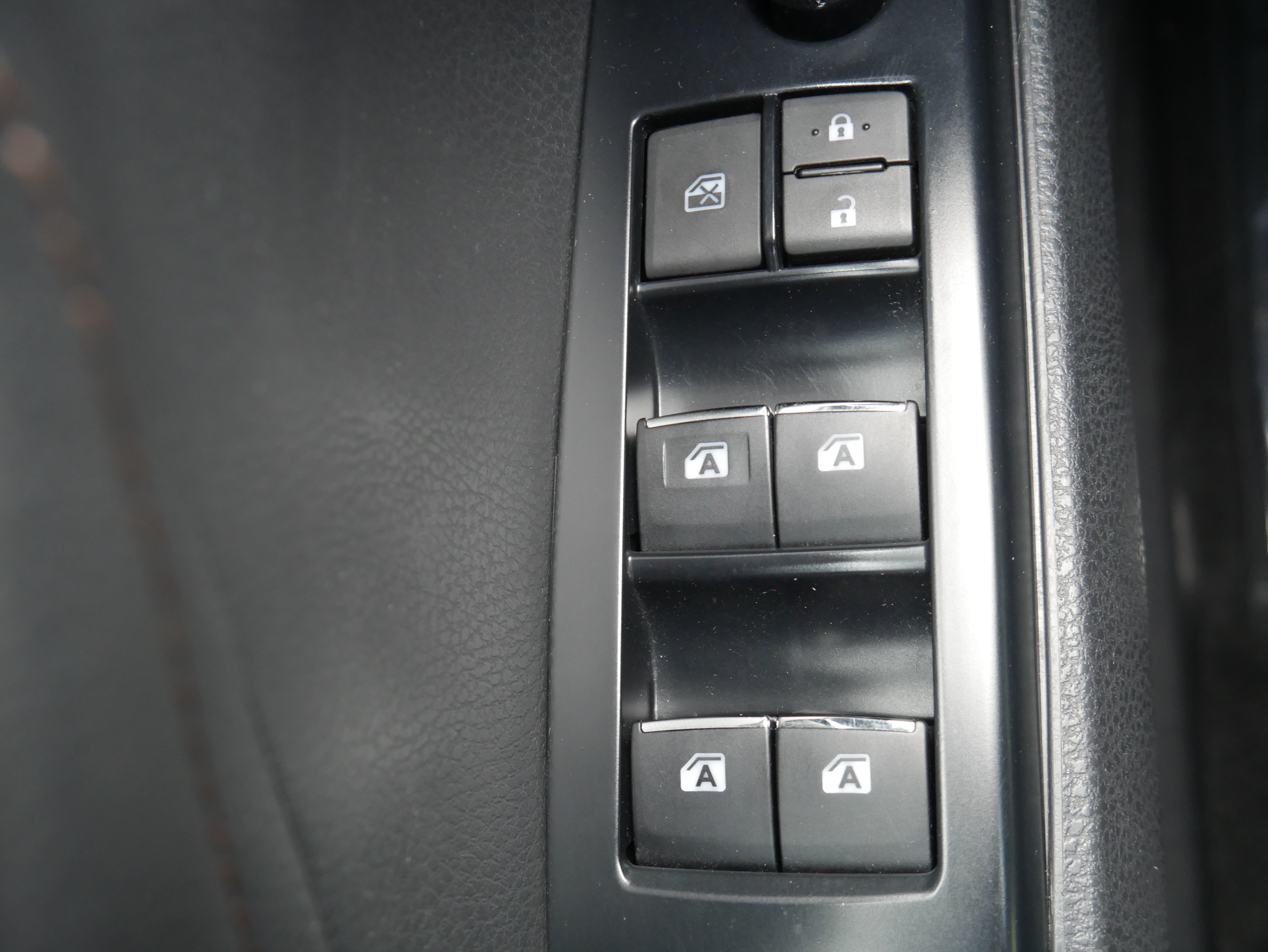 Used 2018 Toyota Camry XLE w/ Audio Package FWD image 29